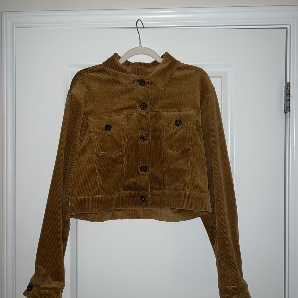 Brown, textured, button up, light jacket. Perfect for fall and layering